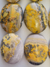 Load image into Gallery viewer, Bumblebee Jasper Palmstones