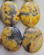 Load image into Gallery viewer, Bumblebee Jasper Palmstones