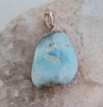 Load image into Gallery viewer, Larimar Macrame Armband/Bracelet