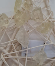 Load image into Gallery viewer, Crystal Wire Light Star - Citrine