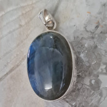 Load image into Gallery viewer, Labradorite Sterling Silver Pendant