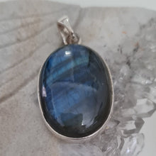 Load image into Gallery viewer, Labradorite Sterling Silver Pendant