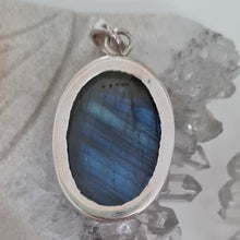 Load image into Gallery viewer, Labradorite Sterling Silver Pendant