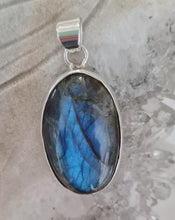 Load image into Gallery viewer, Labradorite Sterling Silver Pendant