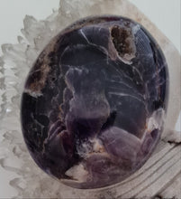 Load image into Gallery viewer, Chevron Amethyst Gallet