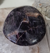 Load image into Gallery viewer, Chevron Amethyst Gallet