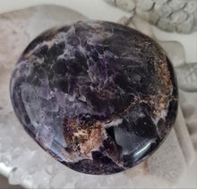 Load image into Gallery viewer, Chevron Amethyst Gallet