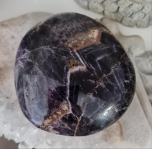 Load image into Gallery viewer, Chevron Amethyst Gallet