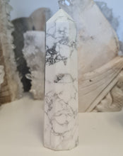 Load image into Gallery viewer, Howlite Tower