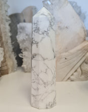 Load image into Gallery viewer, Howlite Tower