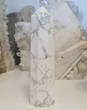 Load image into Gallery viewer, Howlite Tower