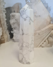 Load image into Gallery viewer, Howlite Tower