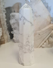 Load image into Gallery viewer, Howlite Tower