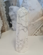 Load image into Gallery viewer, Howlite Tower