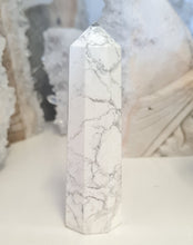 Load image into Gallery viewer, Howlite Tower