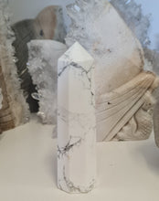 Load image into Gallery viewer, Howlite Tower