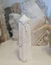 Load image into Gallery viewer, Howlite Tower