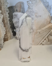Load image into Gallery viewer, Howlite Tower