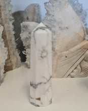 Load image into Gallery viewer, Howlite Tower