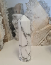 Load image into Gallery viewer, Howlite Tower