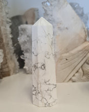 Load image into Gallery viewer, Howlite Tower