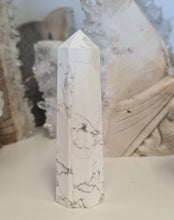 Load image into Gallery viewer, Howlite Tower