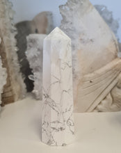 Load image into Gallery viewer, Howlite Tower