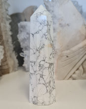Load image into Gallery viewer, Howlite Tower