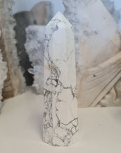 Load image into Gallery viewer, Howlite Tower