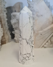 Load image into Gallery viewer, Howlite Tower