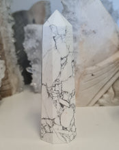 Load image into Gallery viewer, Howlite Tower