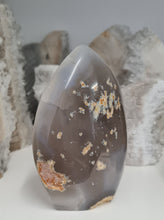 Load image into Gallery viewer, Druzy Agate Flame