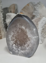 Load image into Gallery viewer, Druzy Agate Flame