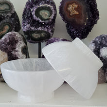 Load image into Gallery viewer, Selenite Bowl