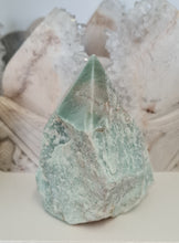 Load image into Gallery viewer, Green Quartz Rough Point