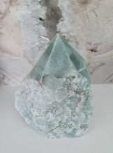Load image into Gallery viewer, Green Quartz Rough Point
