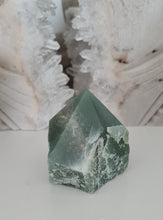 Load image into Gallery viewer, Green Quartz Rough Point