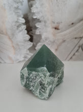 Load image into Gallery viewer, Green Quartz Rough Point