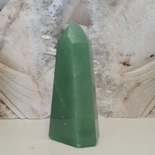 Load image into Gallery viewer, Green Quartz Tower