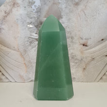 Load image into Gallery viewer, Green Quartz Tower
