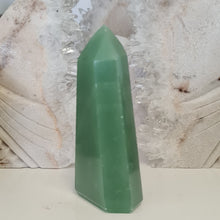 Load image into Gallery viewer, Green Quartz Tower