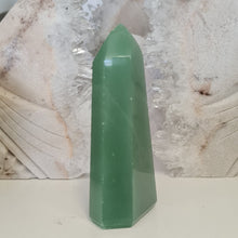 Load image into Gallery viewer, Green Quartz Tower