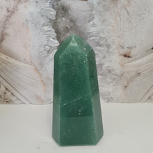 Load image into Gallery viewer, Green Quartz Tower