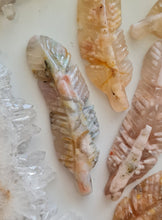 Load image into Gallery viewer, Flower Agate Feather