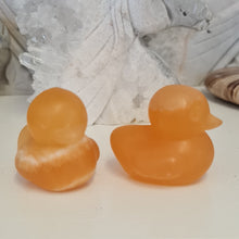 Load image into Gallery viewer, Orange Calcite Duck