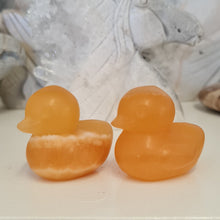 Load image into Gallery viewer, Orange Calcite Duck