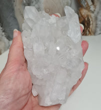 Load image into Gallery viewer, Quartz Cluster