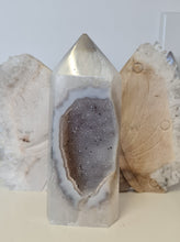 Load image into Gallery viewer, Druzy Agate Tower