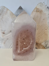Load image into Gallery viewer, Druzy Agate Tower