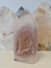 Load image into Gallery viewer, Druzy Agate Tower